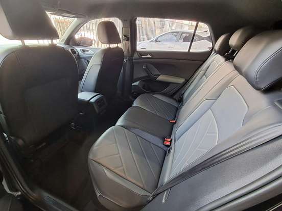 VOLKSWAGEN-T-CROSS-2025