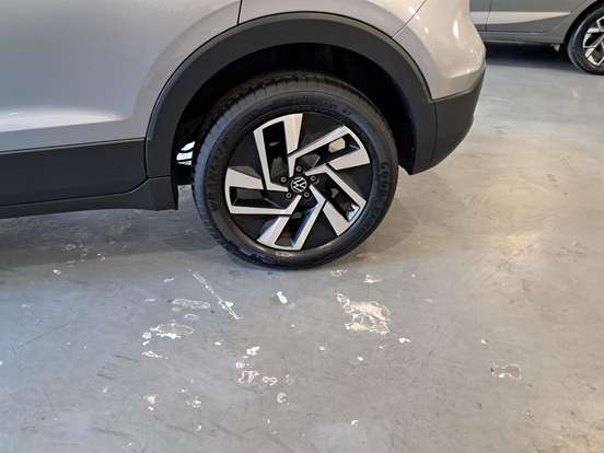 VOLKSWAGEN-T-CROSS-1.0 200 TSI TOTAL FLEX COMFORTLINE AUTOMÁTICO VOLKSWAGEN-T-CROSS-2025