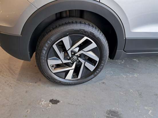 VOLKSWAGEN-T-CROSS-2025