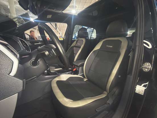 VOLKSWAGEN-T-CROSS-2019