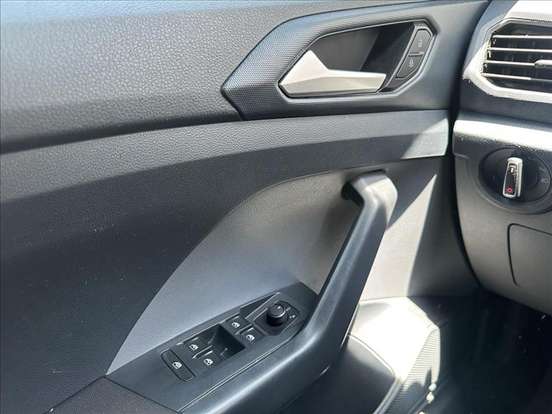 VOLKSWAGEN-T-CROSS-2023