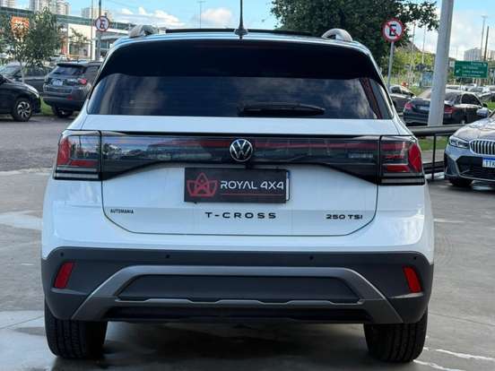 VOLKSWAGEN-T-CROSS-2025