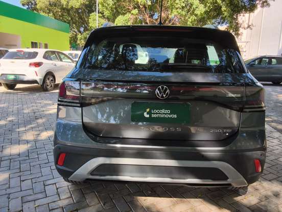 VOLKSWAGEN-T-CROSS-2025