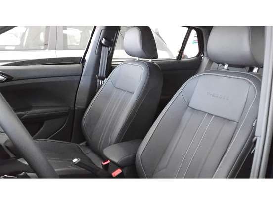 VOLKSWAGEN-T-CROSS-1.4 250 TSI TOTAL FLEX HIGHLINE AUTOMÁTICO VOLKSWAGEN-T-CROSS-2025