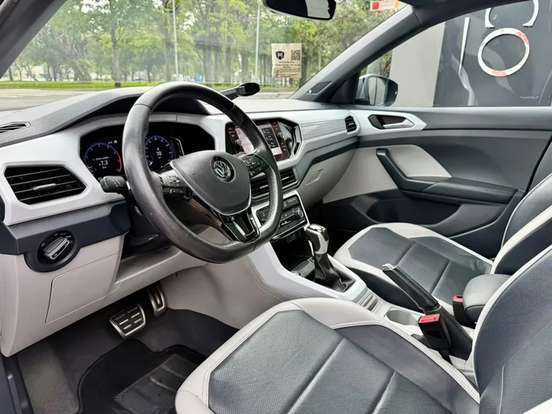 VOLKSWAGEN-T-CROSS-1.4 250 TSI TOTAL FLEX HIGHLINE AUTOMÁTICO VOLKSWAGEN-T-CROSS-2019