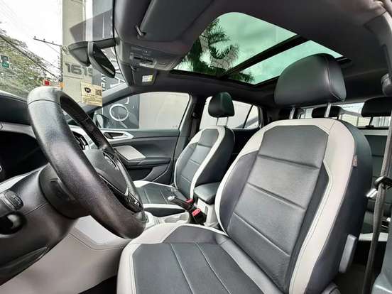 VOLKSWAGEN-T-CROSS-2019