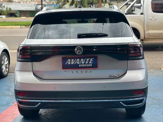 VOLKSWAGEN-T-CROSS-2019