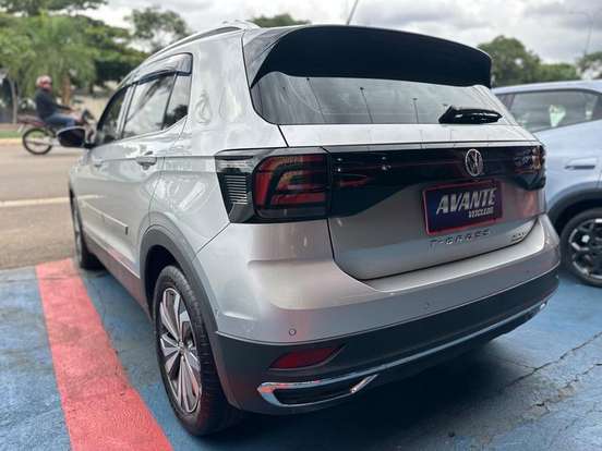 VOLKSWAGEN-T-CROSS-2019