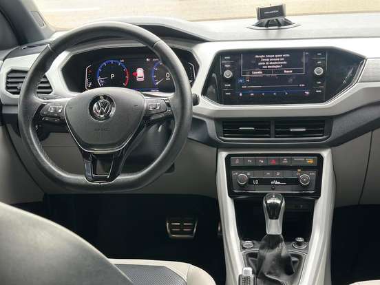 VOLKSWAGEN-T-CROSS-2019