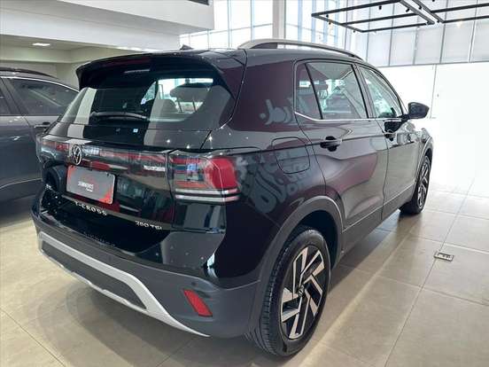 VOLKSWAGEN-T-CROSS-2024