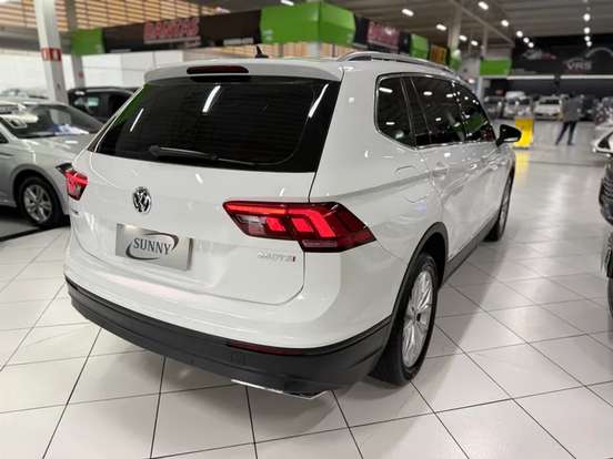 VOLKSWAGEN-TIGUAN-2018
