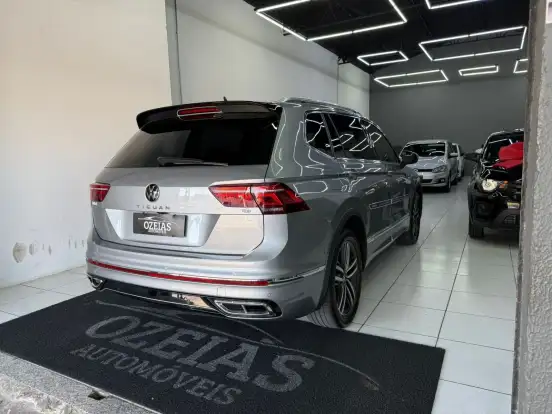 VOLKSWAGEN-TIGUAN-2.0 300 TSI GASOLINA ALLSPACE R-LINE AUTOMÁTICO VOLKSWAGEN-TIGUAN-2024