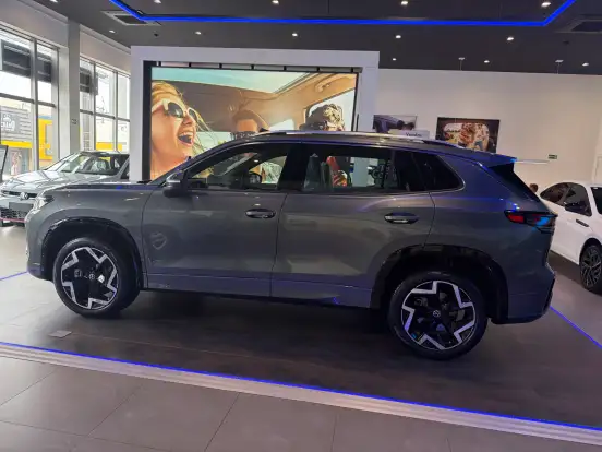 VOLKSWAGEN-TIGUAN-2.0 350 TSI GASOLINA R-LINE 4MOTION AUTOMÁTICO VOLKSWAGEN-TIGUAN-2026