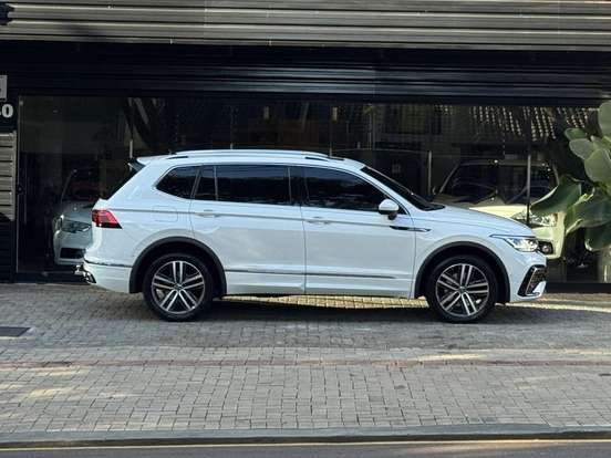 VOLKSWAGEN-TIGUAN-2.0 300 TSI GASOLINA ALLSPACE R-LINE AUTOMÁTICO VOLKSWAGEN-TIGUAN-2023