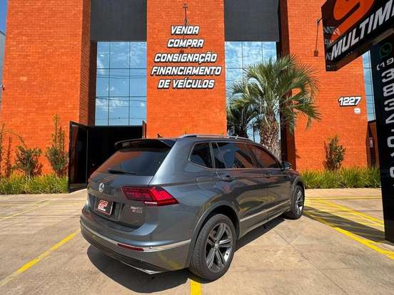 VOLKSWAGEN-TIGUAN-2021