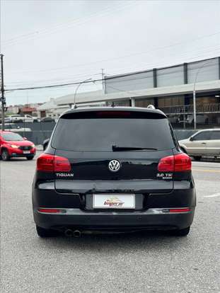 VOLKSWAGEN-TIGUAN-2011
