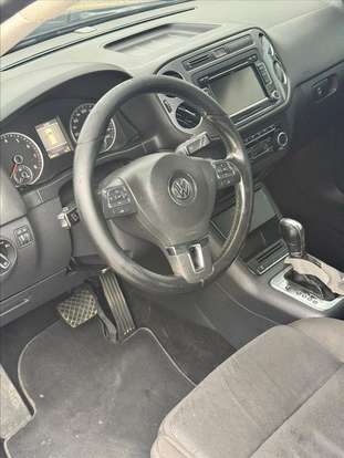 VOLKSWAGEN-TIGUAN-2011
