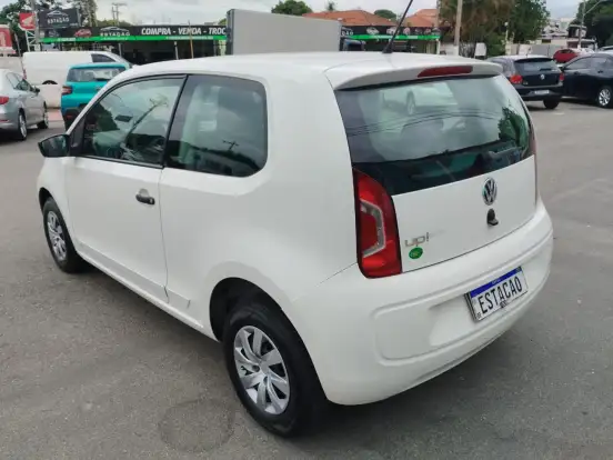 VOLKSWAGEN-UP-2015