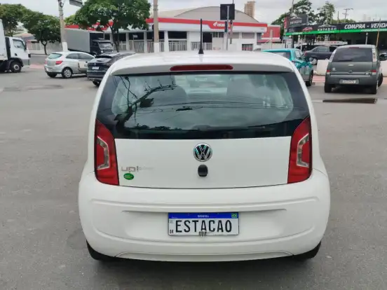 VOLKSWAGEN-UP-2015