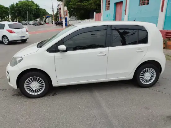 VOLKSWAGEN-UP-2016