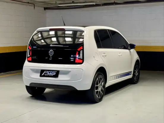 VOLKSWAGEN-UP-2015