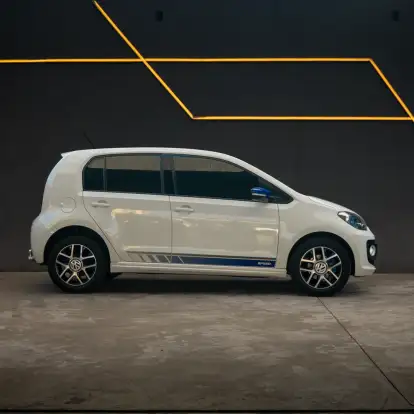 VOLKSWAGEN-UP-2016