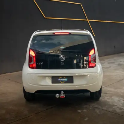 VOLKSWAGEN-UP-2016
