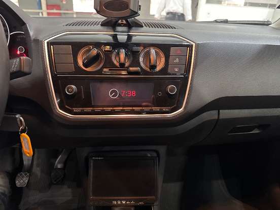 VOLKSWAGEN-UP-1.0 170 TSI TOTAL FLEX XTREME 4P MANUAL VOLKSWAGEN-UP-2019