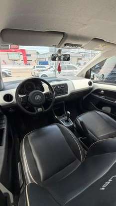 VOLKSWAGEN-UP-2015