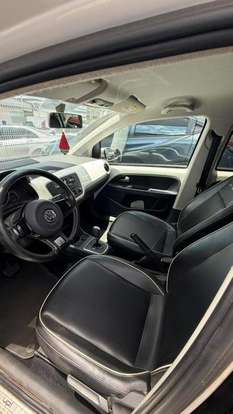 VOLKSWAGEN-UP-2015