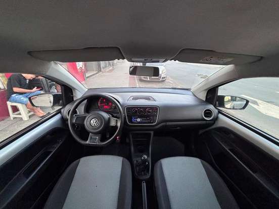 VOLKSWAGEN-UP-2015