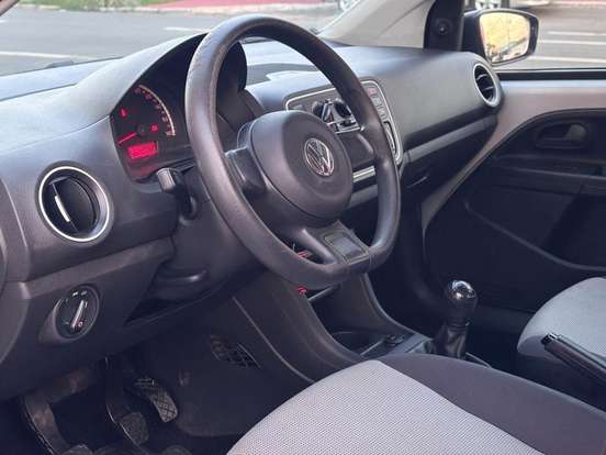 VOLKSWAGEN-UP-1.0 MPI HIGH UP 12V FLEX 4P AUTOMATIZADO VOLKSWAGEN-UP-2015