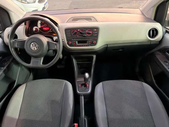 VOLKSWAGEN-UP-2016