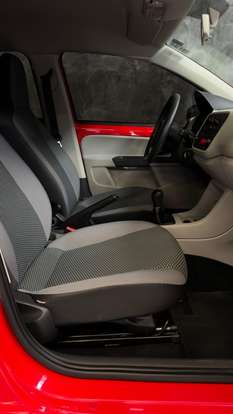 VOLKSWAGEN-UP-2015