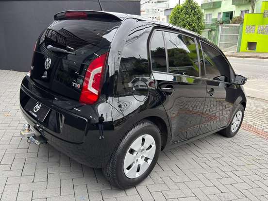 VOLKSWAGEN-UP-2016