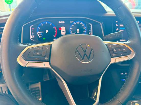 VOLKSWAGEN-VIRTUS-2023