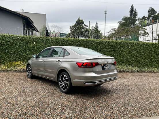 VOLKSWAGEN-VIRTUS-2021