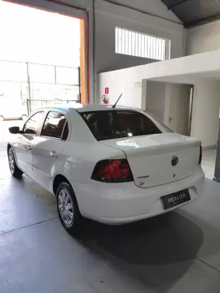 VOLKSWAGEN-VOYAGE-2012