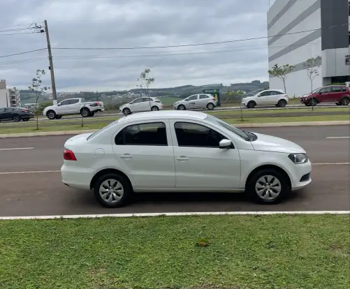 VOLKSWAGEN-VOYAGE-2015