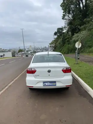 VOLKSWAGEN-VOYAGE-2015