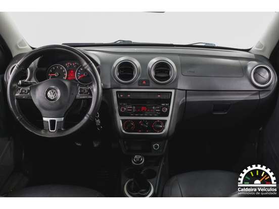 VOLKSWAGEN-VOYAGE-1.6 MI TRENDLINE 8V FLEX 4P MANUAL VOLKSWAGEN-VOYAGE-2015