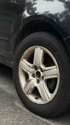 VOLKSWAGEN-FOX-2004
