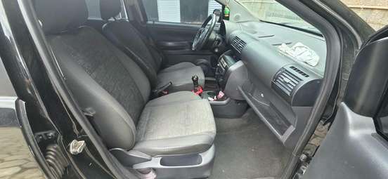 VOLKSWAGEN-FOX-2004