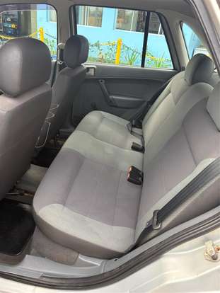 VOLKSWAGEN-GOL-2006