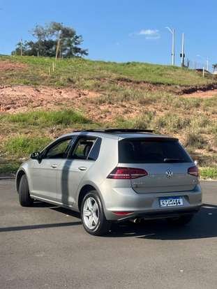 VOLKSWAGEN-GOLF-2015