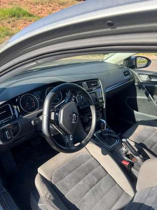 VOLKSWAGEN-GOLF-2015