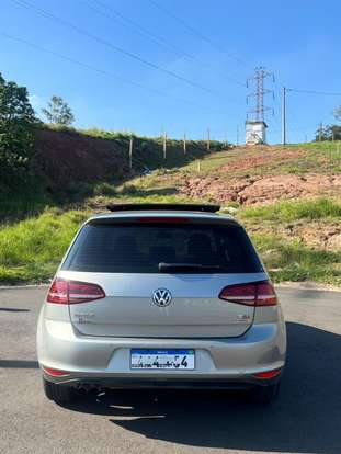 VOLKSWAGEN-GOLF-2015