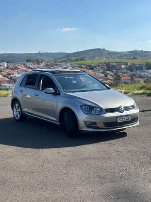 VOLKSWAGEN-GOLF-2015