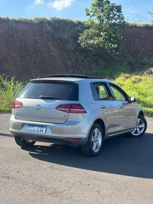 VOLKSWAGEN-GOLF-2015