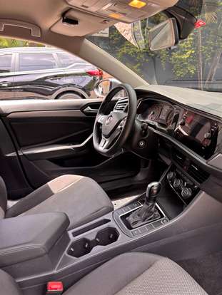VOLKSWAGEN-JETTA-2019